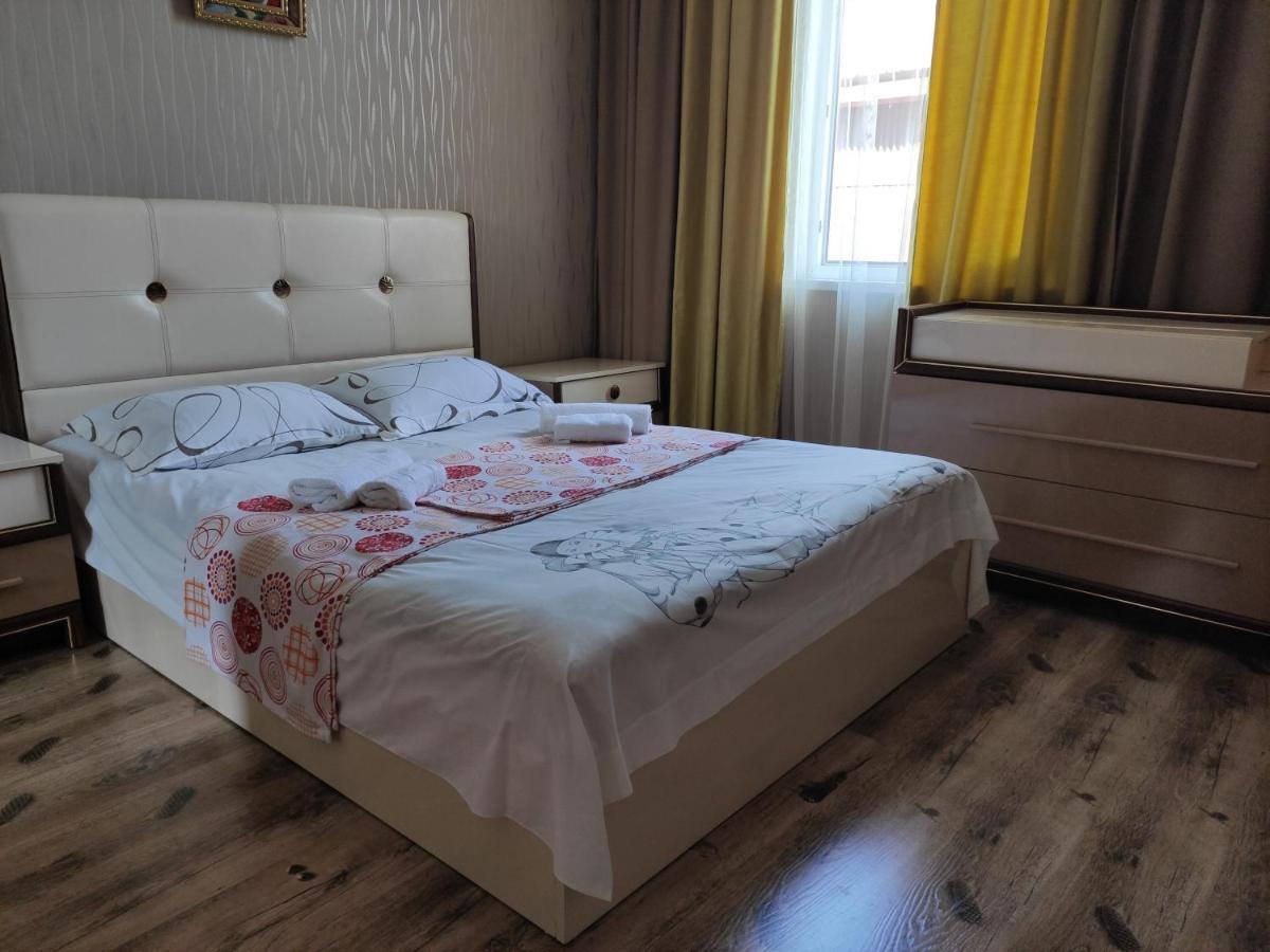 Guest House On Kostava 23 Kobuleti Esterno foto